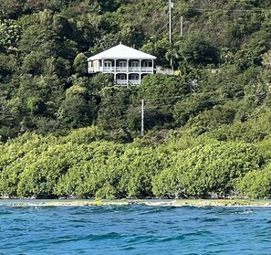 Exterior - Blue Pearl Villa in St. John USVI, private, gated, 6 bed, 2 bath, private pool. (Coral Bay)