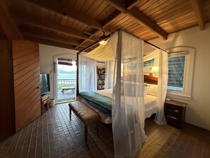 4 bedrooms, desk, free WiFi, bed sheets - Blue Pearl Villa in St. John USVI, private, gated, 6 bed, 2 bath, private pool. (Coral Bay)