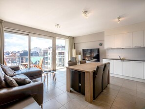 Apartment | Living room - Chic Apartment in Koksijde With Modern Comforts (Koksijde)