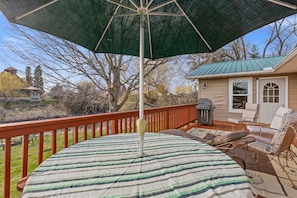 Outdoor dining - Pet Friendly Home with Fishing Access and Fire Pit (Kalispell)