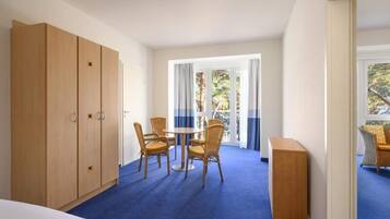 Apartment | Dining