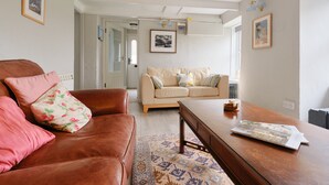 Cottage | Living room
