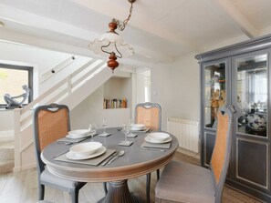 Cottage | Dining