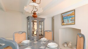 Cottage | Dining