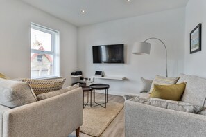 Apartment | Living area - Apartment in Filey Near Sandy Beach (Filey)