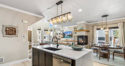 Decked Out | Sunset Views, Fire Pit & Fenced Yard