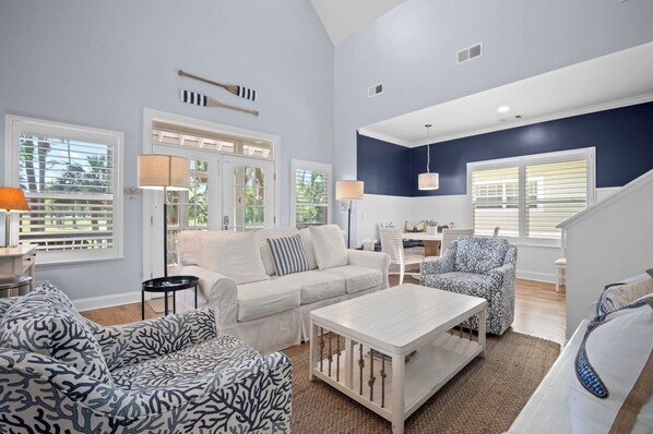 Living area - Golf Cart Included, Newly Renovated, Golf Course Views - 29 Davis Love (Fripp Island)