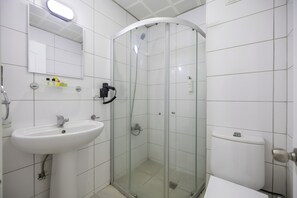 Shower, hair dryer, towels, soap - Maxsea Beach Bodrum (Bodrum)