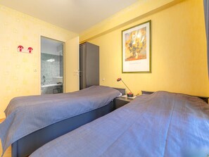 Apartment | 2 bedrooms, iron/ironing board