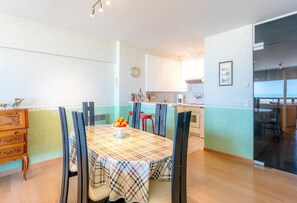 شقة | تناول الط�عام