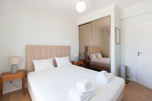 2 bedrooms, iron/ironing board, free WiFi, bed sheets - FLH Ericeira Artsy with Sea View (Ericeira)
