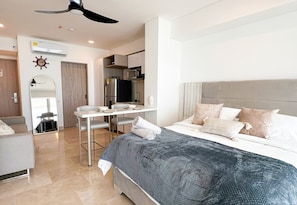 1 quarto, acesso à internet, roupa de cama