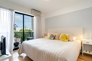 1 bedroom, iron/ironing board, internet, bed sheets - King Suite in Recoleta with Pool & Gym (Buenos Aires)