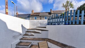 Cottage | Garden - Cottage in Porthleven Near Beach & Harbour (Helston)