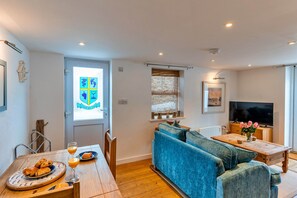 Cottage | Living area - Cottage in Porthleven Near Beach & Harbour (Helston)