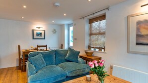 Cottage | Living room - Cottage in Porthleven Near Beach & Harbour (Helston)