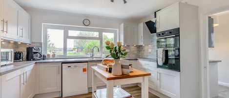 Fridge, microwave, oven, dishwasher