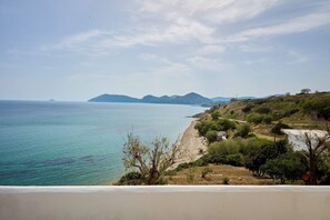 Beach/ocean view -  Cozy beachfront escape (Chios)