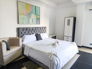 스위트, 발코니, 바다 전망 | 1 개의 침실, 다리미/다리미판, 무료 WiFi