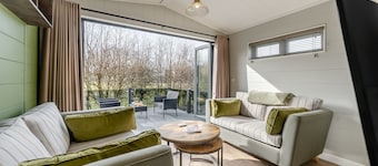 Marina Retreat - Two Bedroom House, Sleeps 4