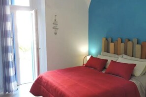 1 camera, ferro/asse da stiro, lenzuola