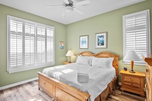 3 عدّة غرف نوم ومكواة/لوح كي وواي فاي مجانًا وملاءات أسرّة