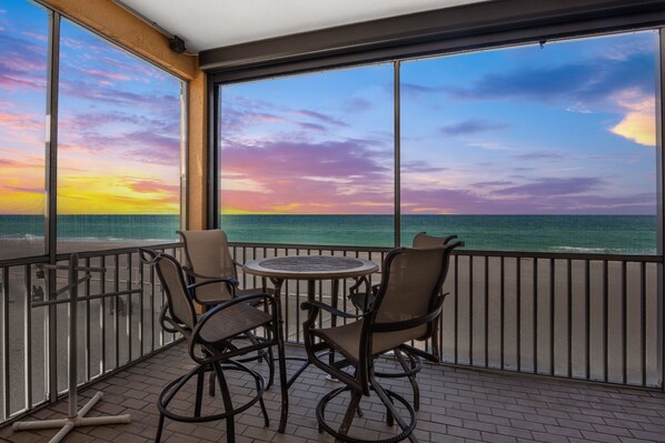 Dining - 3 Bedroom Beachfront Condo! Near Bridge Street (Bradenton Beach)