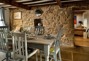 Cottage | Dining - Cozy Cottage in the Heart of Buxton, No Deposit (Buxton)