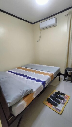 2 bedrooms, WiFi, bed sheets - Cozy 2-bedroom lodge with WiFi, AC in charming Bagac (Bagac)