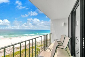 Property grounds - ⛵Beachfront and Pool Views-Fab Amenities-Edgewater 2-608⛵ (Panama City Beach)