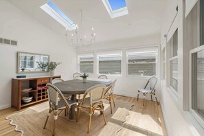 Dining - Forest House Escape & Steps to McKinley Beach (Union Pier)