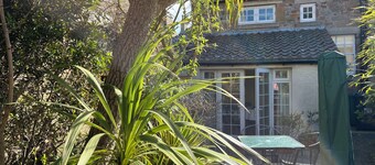 Puffin Cottage, Crail
Beautiful 2 bed coastal cottage retreat w/private garden