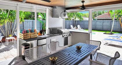 Outdoor Paradise Heated Pool near Beach 4/3