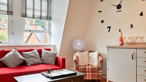 Living area - 2 Bedroom Holiday Apartment in Matlock (Matlock)