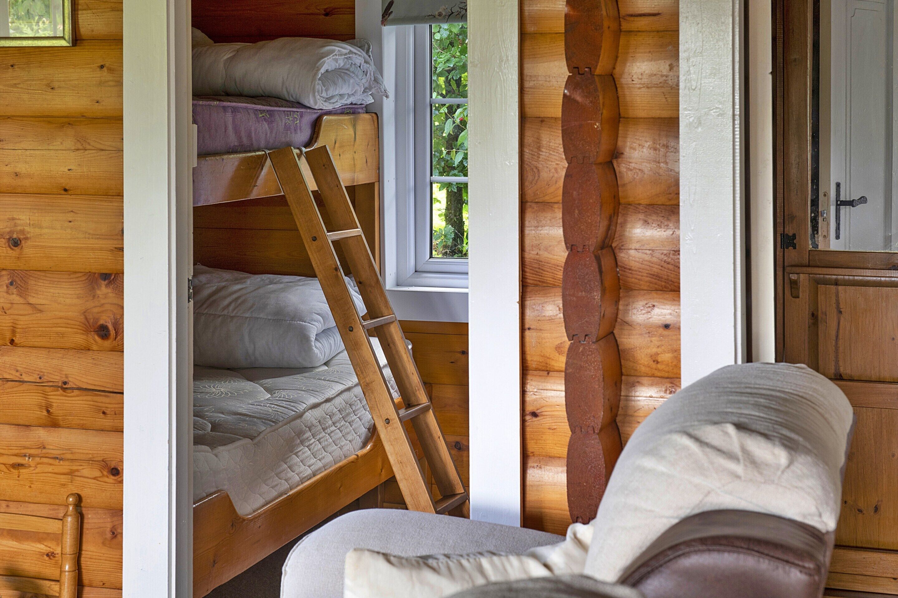 House | 2 bedrooms, iron/ironing board