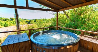 Chalet in Kent With Hot Tub & Countryside Views