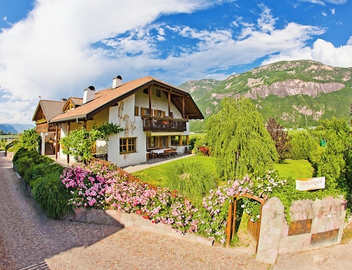 JAZZ quiet, cozy apartment with sunrise view. 10min from Lake Kaltern