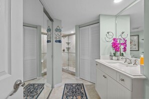 Shower, towels
