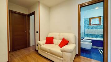 Apartment, 4 Bedrooms, City View | Living area