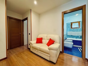Apartment, 4 Bedrooms, City View | Living area