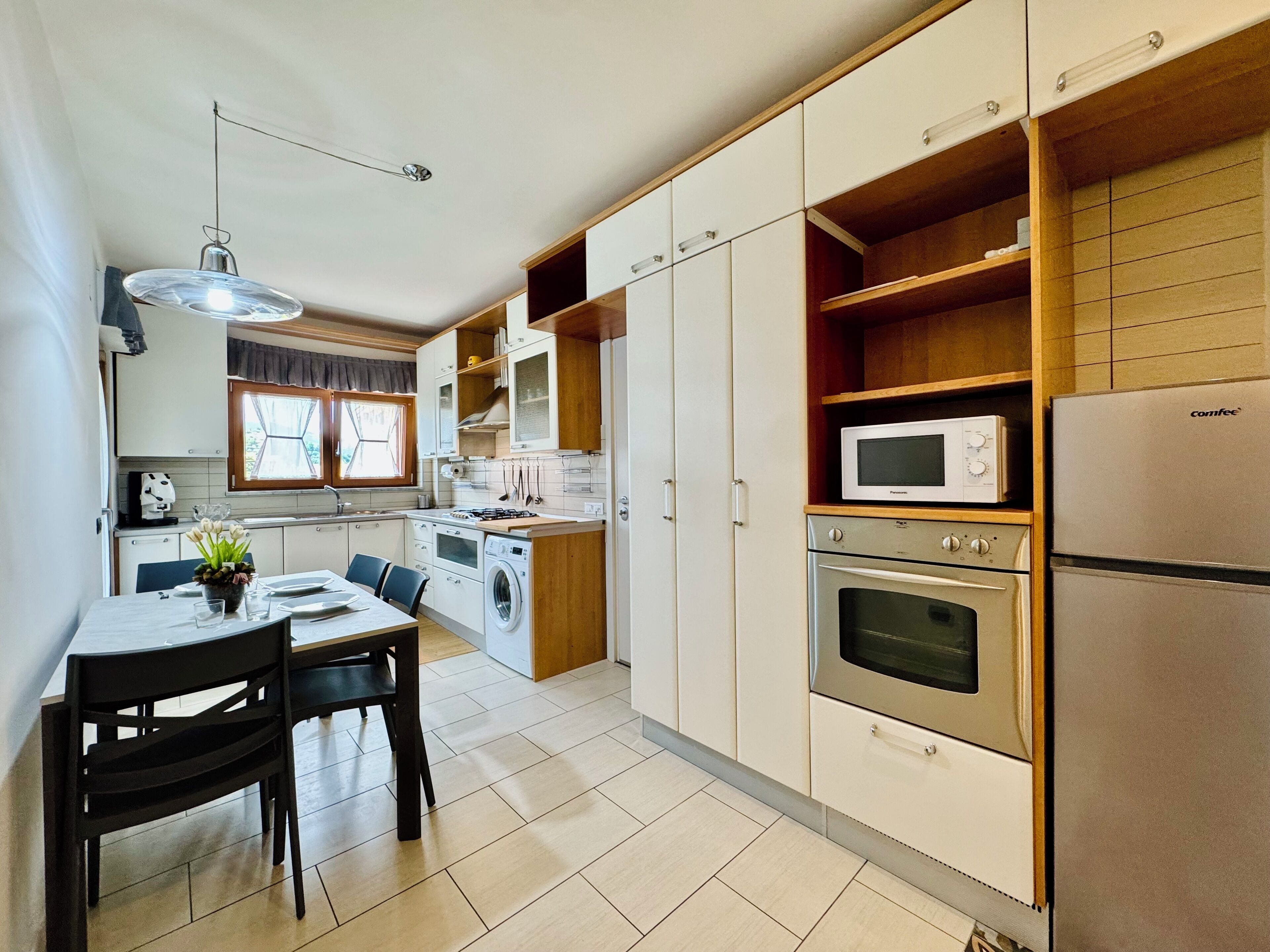 Apartemen, 4 kamar tidur, pemandangan kota | Dapur pribadi | Mesin espresso dan ketel listrik