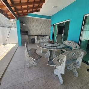 Outdoor dining