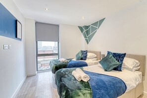 2 室のベッドルーム、アイロン / アイロン台、インターネット、ベッドシーツ