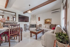 TV, fireplace - Evergreen villa, private pool, a peaceful Cretan retreat (Amari)