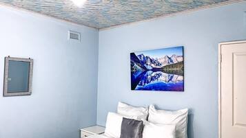 3 makuuhuonetta, silitysrauta/-lauta, internet, vuodevaatteet