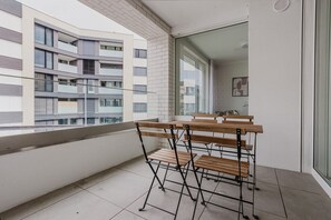 Outdoor dining - Blueground | Holešovice, museums & foodie area  (PRG-11) (Prague)