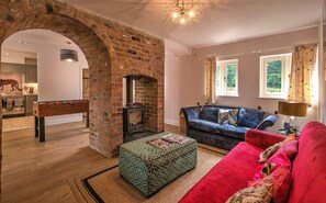 Living room - Majestic Cottage Near River Severn, No Deposit (Shrewsbury)