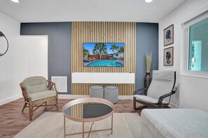 Interior - Newly Renovated w Heated Saltwater Pool & Hot Tub (Hollywood)