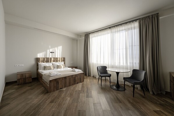 Superior Double Room, Mountain View | Egyptian cotton sheets, premium bedding, Select Comfort beds, minibar