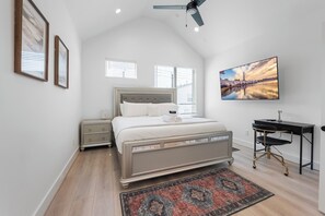 3 soverom, strykejern/-brett, wi-fi og sengetøy